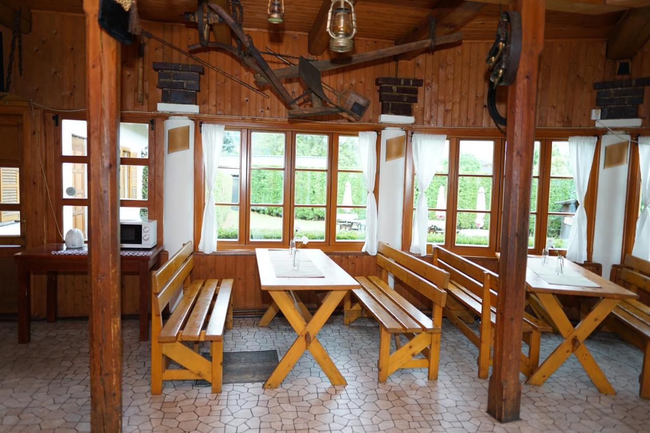 Penzion Terasa, Bed & Breakfast เวลเก โลซีนี ภายนอก รูปภาพ